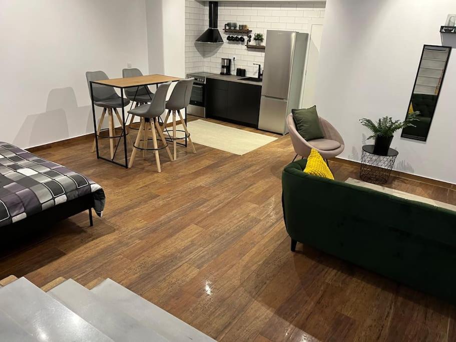 Industrial Studio / Alios 4 / Hilton Area 아테네 외부 사진